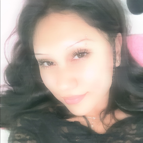 Meet your Posher, Ysabel - Picture 1 of 1